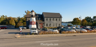 Robert's Maine Grill - Kittery, Maine | I-95 Exit Guide