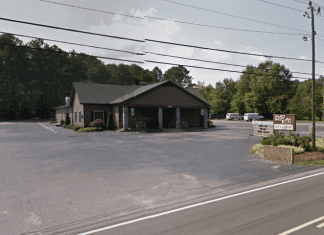 Holt Lake BBQ and Seafood - Smithfield, North Carolina | I-95 Exit Guide