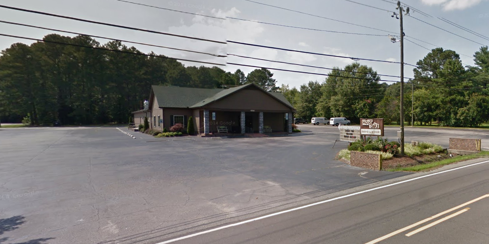 Holt Lake BBQ and Seafood - Smithfield, North Carolina | I-95 Exit Guide