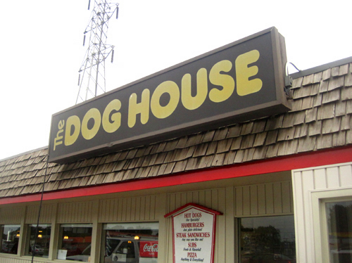 The Dog House – New Castle, Delaware | I-95 Exit Guide