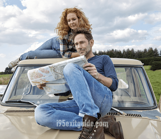 Couple planning Roadtrip down I-95 | I-95 Exit Guide